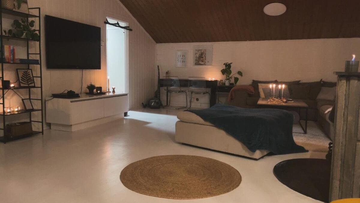 Apartment Charming Older House With Private Parking *